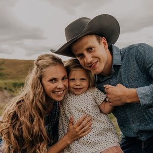 Meet your Posher, Dena